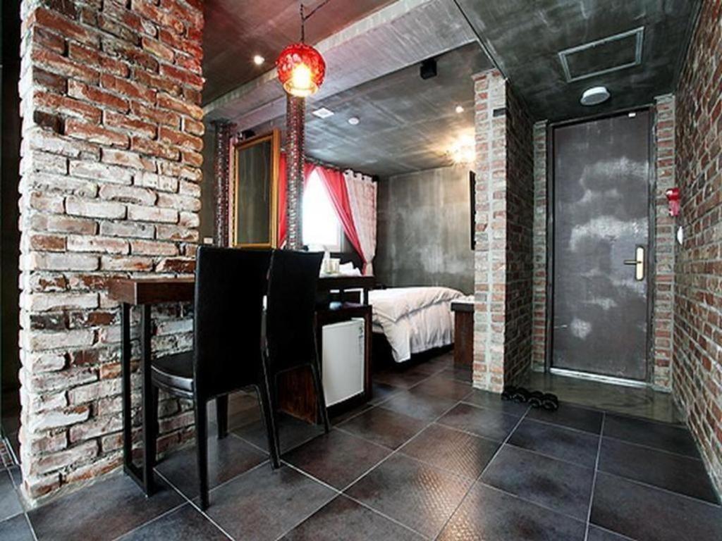 Baron De Paris Motel Seoul Bagian luar foto