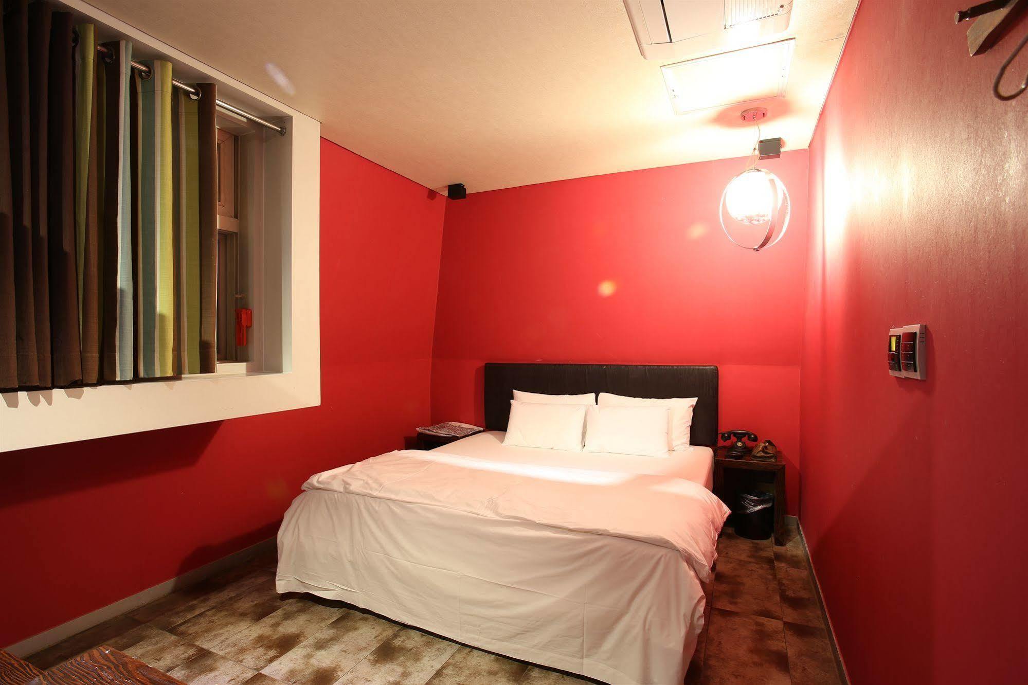 Baron De Paris Motel Seoul Bagian luar foto